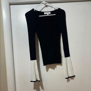 Scripted Black Ribbed Long-Sleeve Top with White Bell Cuffs read description**